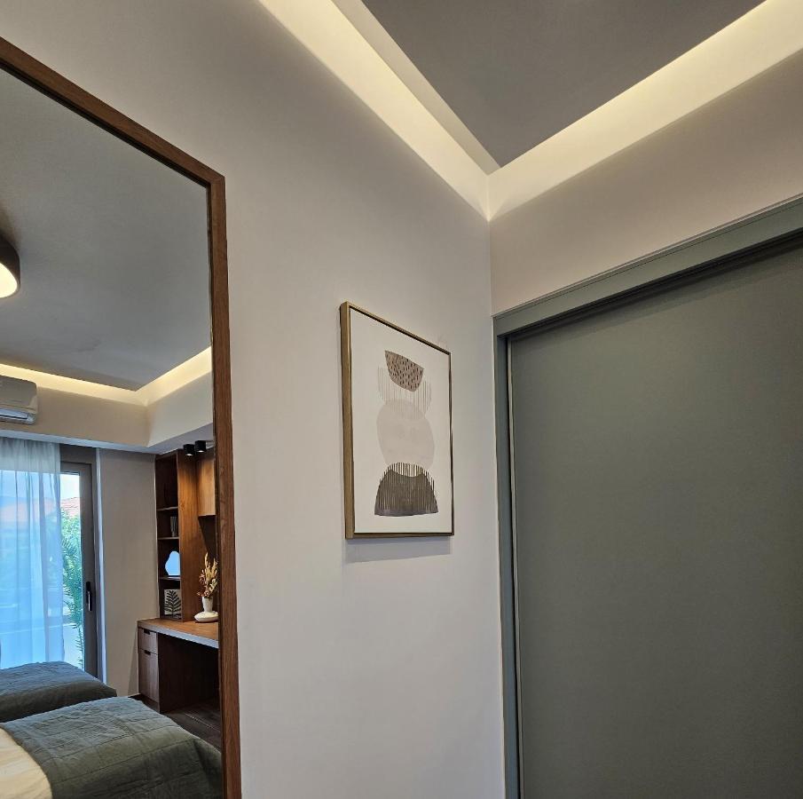 Calm & Dreamy Luxury Apts Pirgos  Ngoại thất bức ảnh