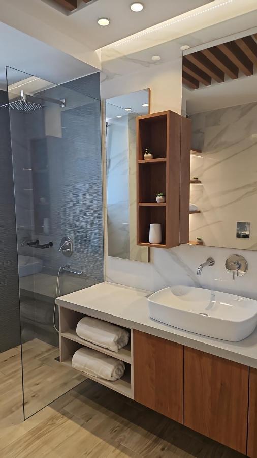 Calm & Dreamy Luxury Apts Pirgos  Ngoại thất bức ảnh