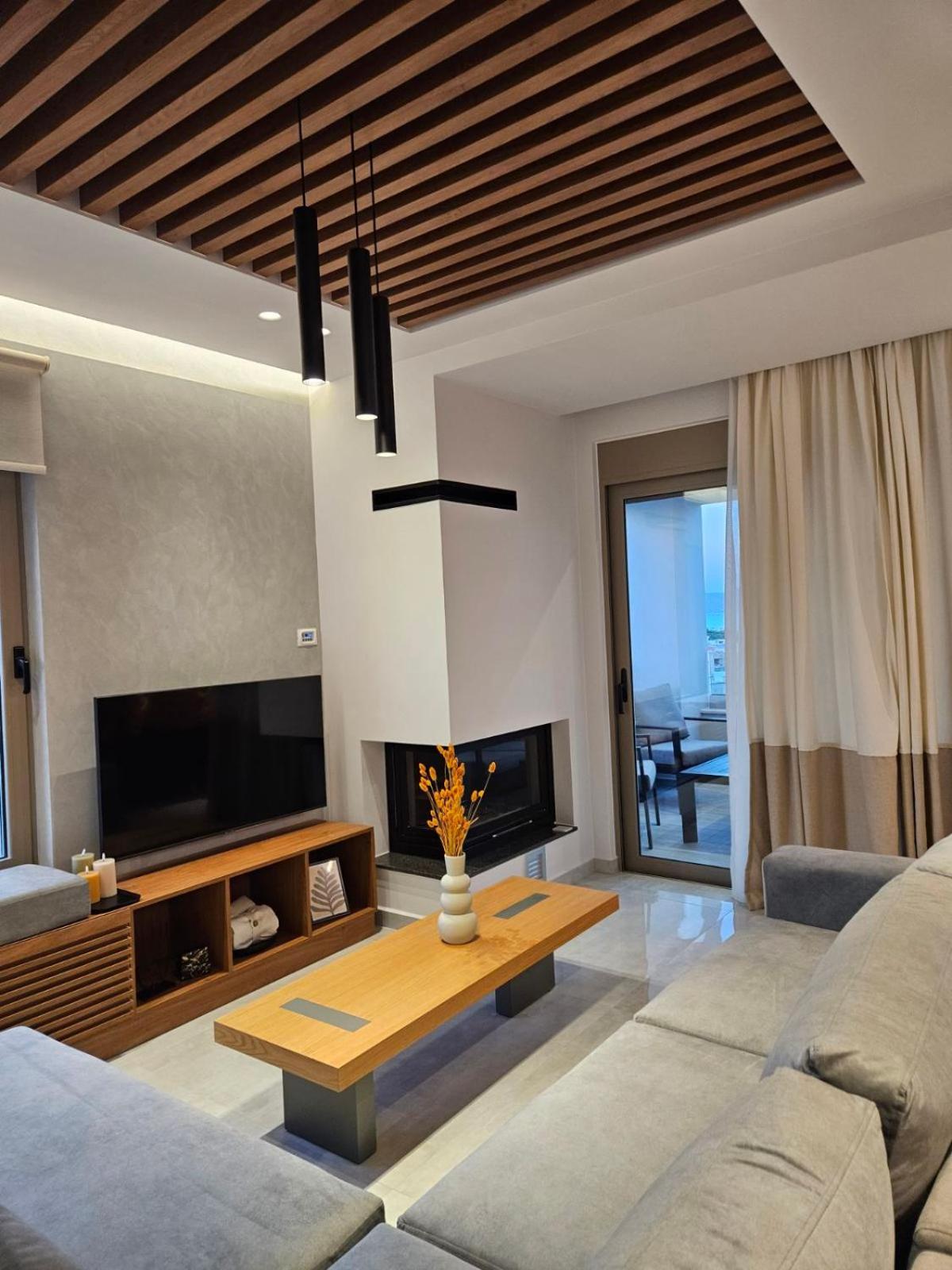 Calm & Dreamy Luxury Apts Pirgos  Ngoại thất bức ảnh