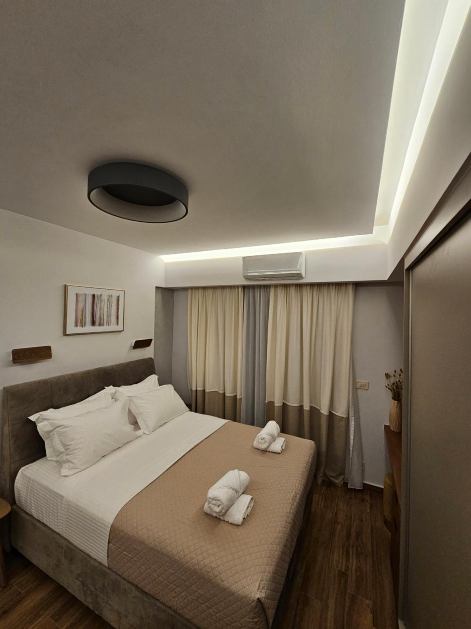 Calm & Dreamy Luxury Apts Pirgos  Ngoại thất bức ảnh